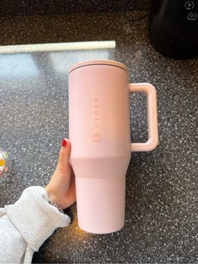 Pink sand hydronic travel cup with handle